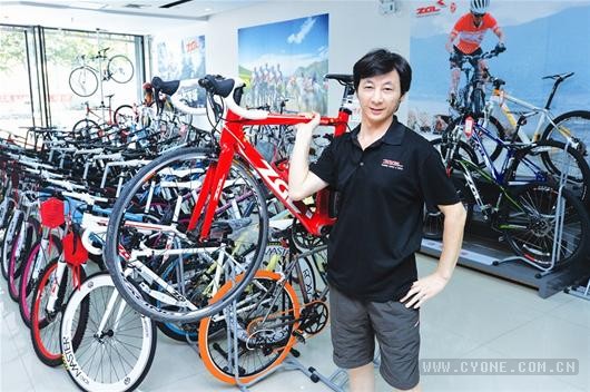 [彭慧衡河北梆子演唱会]彭慧：爱运动的老板组建圈子卖自行车